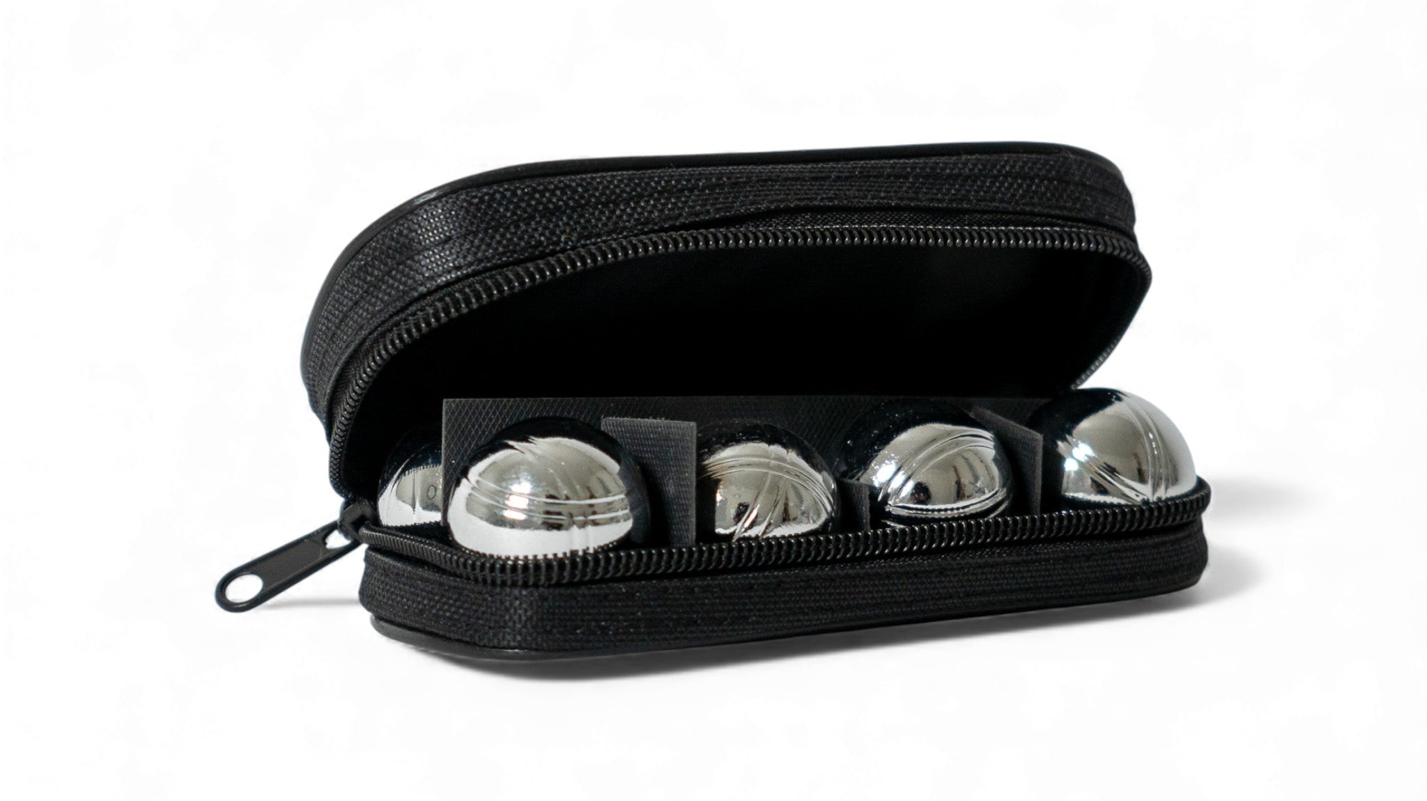 Bocce tips for beginners with the 30 mm mini metal set