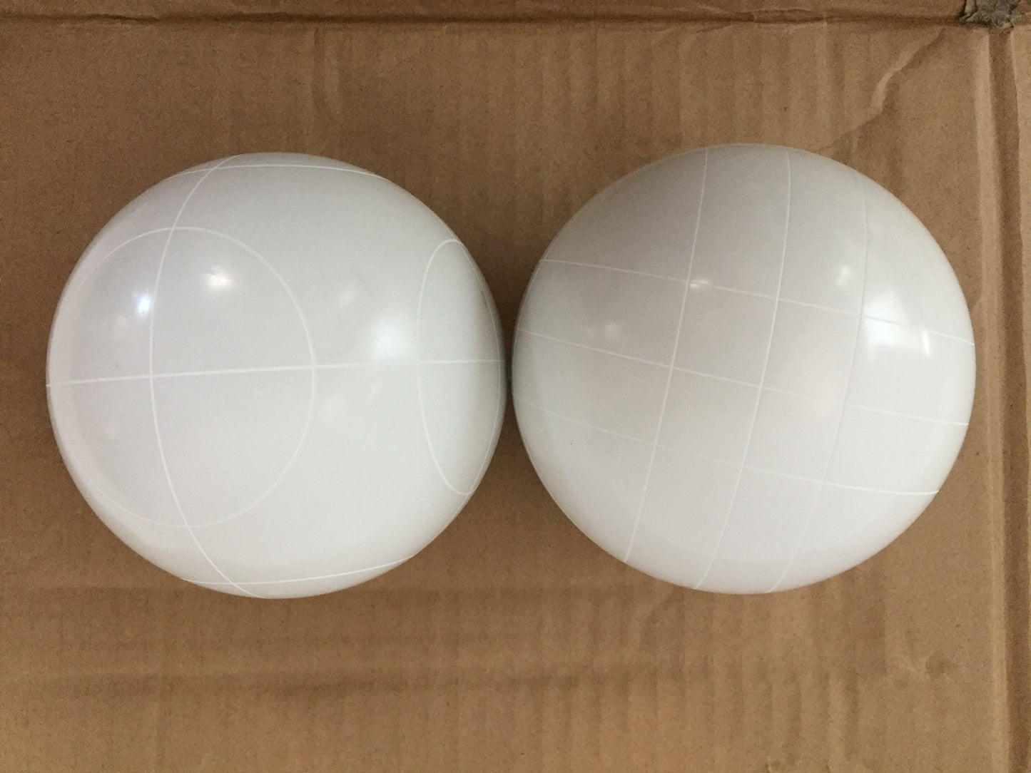 Pack of 2 - Replacement Bocce Balls - 107mm - White with 2 different scoring patterns